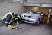 FF Neufeld: Fahrzeugbergung aus Tiefgarage, 23.06.2015