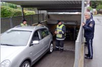 FF Neufeld: Fahrzeugbergung aus Tiefgarage, 23.06.2015
