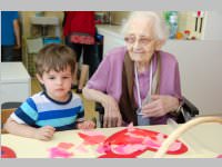 Pflegeheim besucht Neufelder Kinderkrippe, 10.05.2013