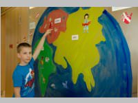 Pflegeheim besucht Neufelder Kinderkrippe, 10.05.2013