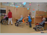 Pflegeheim besucht Neufelder Kinderkrippe, 10.05.2013