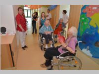 Pflegeheim besucht Neufelder Kinderkrippe, 10.05.2013