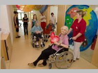 Pflegeheim besucht Neufelder Kinderkrippe, 10.05.2013