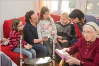 VS Neufeld 3B besucht das Pflegeheim, 30.11.2016