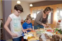 VS Neufeld Gesunde Ern�hrung kocht im Pflegeheim, 15.06.2015