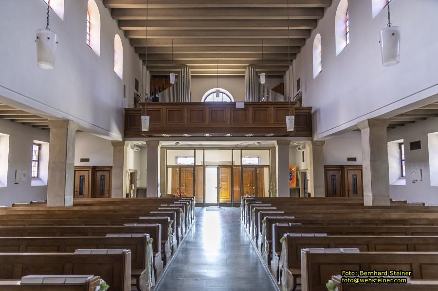 Pfarrkirche St. Johannes der T�ufer in Deutsch-Wagram, Juli 2024